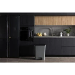 Curver Compatta Prullenbak 50L - Grijs/Zwart 8 Curver Compatta Prullenbak 50L - Grijs/Zwart -Beste Opslag Winkel 1000031493 0102