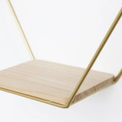 Zeshoekig Metalen Wandrek Met 1 Houten Plankje - 25x28,5 Cm - Goud -Beste Opslag Winkel 1000067191 0102